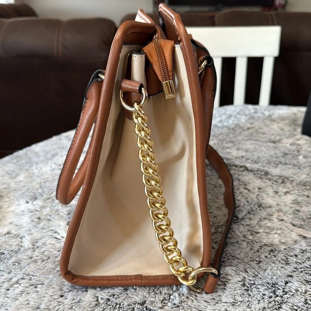 NWOT Dasien Ladies Handbag Satchel Tan Cream Colors Gold Hardware Zip Long Strap